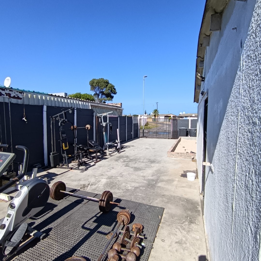 1 Bedroom Property for Sale in Matroosfontein Western Cape